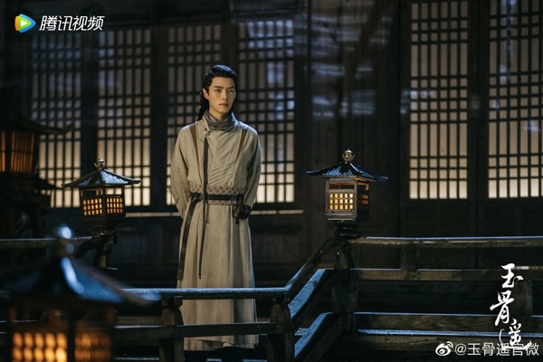 《玉骨遙》演員古裝vs.時裝！肖戰、王楚然中規中矩，任敏、盧昱曉翻車被吐槽！
