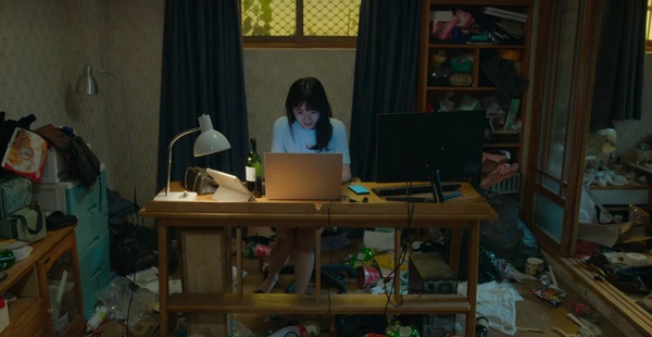Netflix韓劇《絕世網紅》結局彩蛋!俊昊客串埋第二季伏筆?「_bbbfamous」帳號有深意