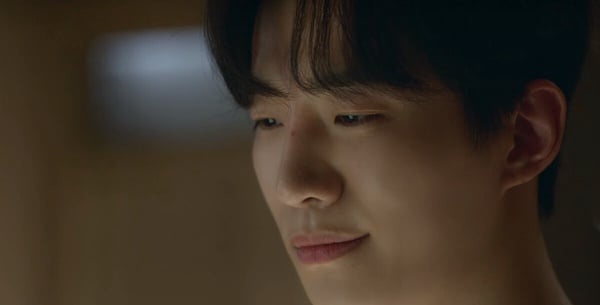 Netflix韓劇《絕世網紅》結局彩蛋!俊昊客串埋第二季伏筆?「_bbbfamous」帳號有深意