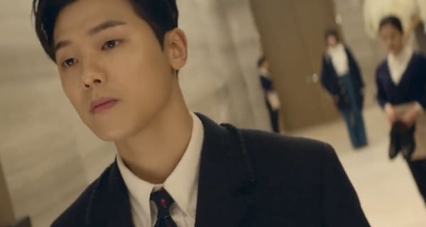 Netflix韓劇《絕世網紅》結局彩蛋!俊昊客串埋第二季伏筆?「_bbbfamous」帳號有深意