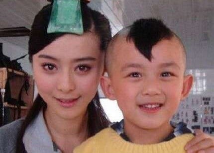 網評8位「舊照沒差別」陸劇男星！楊洋從小就帥，吳磊大家看著長大，羅雲熙都長一樣