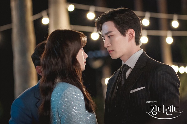 Netflix《歡迎來到王之國》收視持升5原因！俊昊&amp;amp;amp;amp;amp;潤娥演技好、化學反應強，這點最關鍵