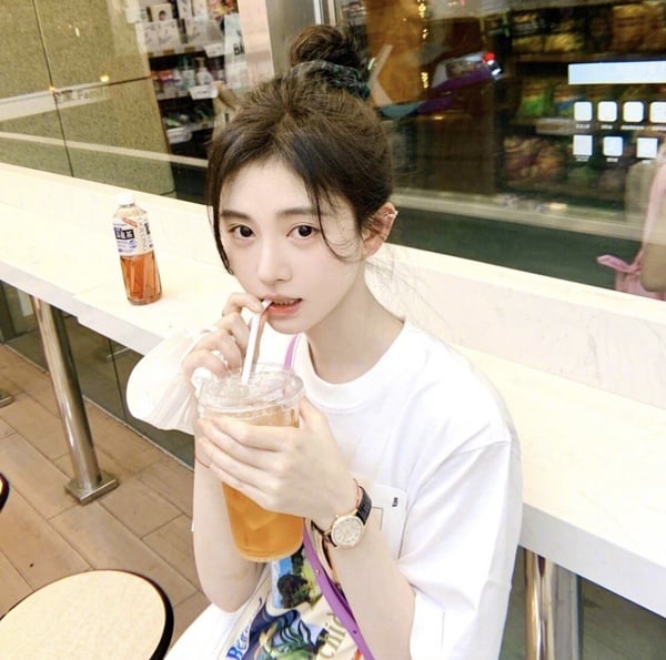 網推「早八三件套」美妝組合，讓上班族、大學生們5分鐘快速完妝出門不是夢！
