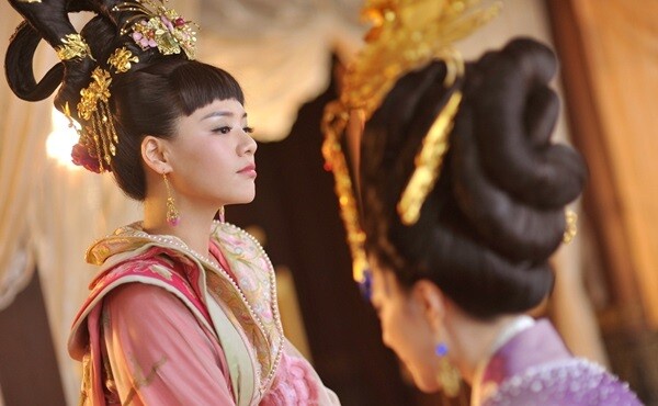 網評8位「不適合古裝」的陸劇女星！《玉骨遙》任敏、盧昱曉被網嘲，迪麗熱巴評價兩極