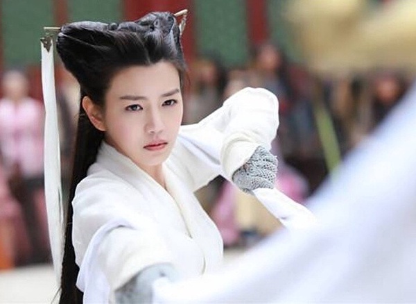 網評8位「不適合古裝」的陸劇女星！《玉骨遙》任敏、盧昱曉被網嘲，迪麗熱巴評價兩極