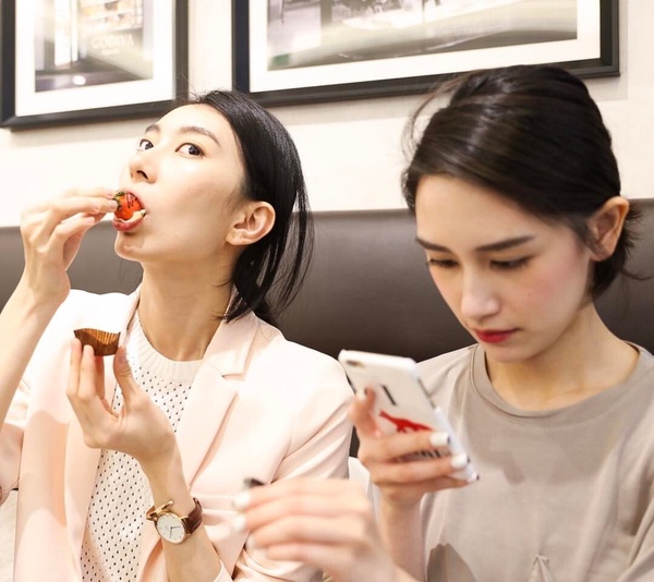 Astor成為美妝YouTuber成就感十足，比模特兒有更多挑戰性