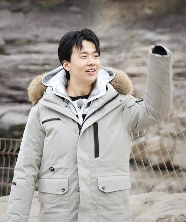 8位富二代陸劇明星!《偷偷藏不住》趙露思哥背景狂，魏大勳是貴公子，她家豪宅12億起跳