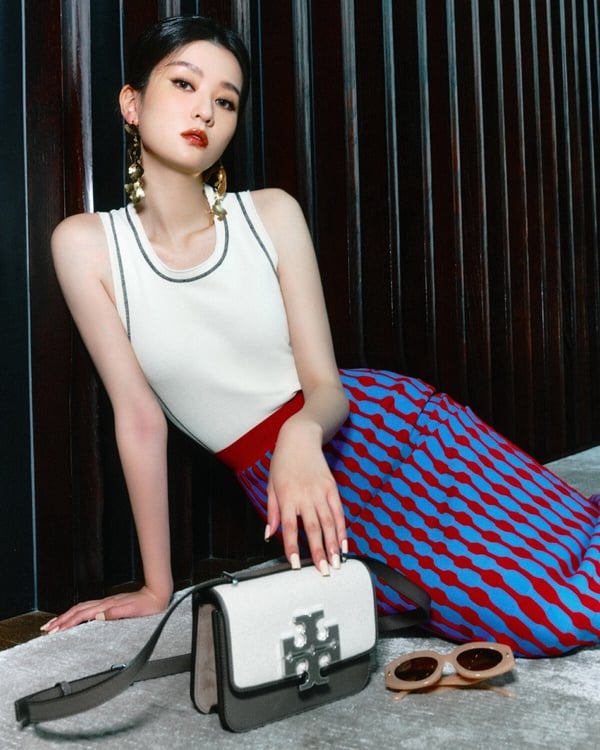 8位富二代陸劇明星!《偷偷藏不住》趙露思哥背景狂，魏大勳是貴公子，她家豪宅12億起跳