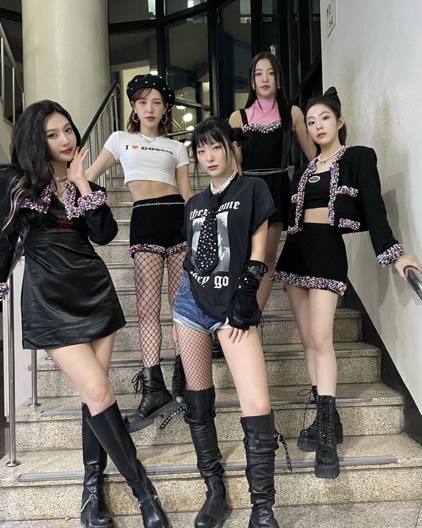 歷代獲得最多一位的KPOP女團TOP5,BLACKPINK僅排第四,前二斷層破百個!