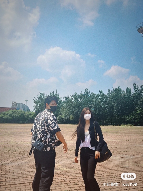 夏日防曬大法!除了擦防曬乳還能做這些,「這一樣」女明星人手一個!