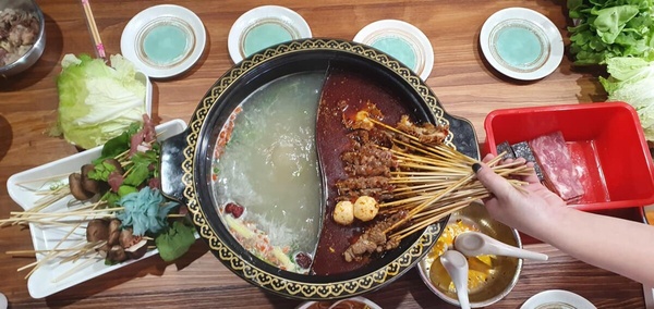台北麻辣串串鍋推薦！陸劇中的撸串這裡都有，實現撸串自由！