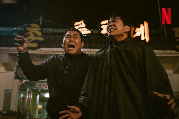 《D.P逃兵追緝令2》劇情彩蛋！浩烈外套藏隱喻，結局彩蛋超諷刺，這幕畫面竟呼應第一季