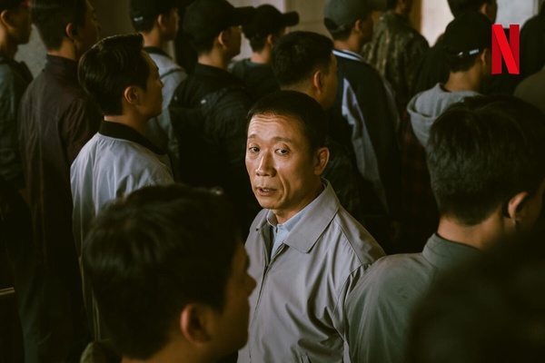 《D.P逃兵追緝令2》9個劇情幕後秘密!丁海寅拍到好想退伍?他被演員公認是動作戲之王