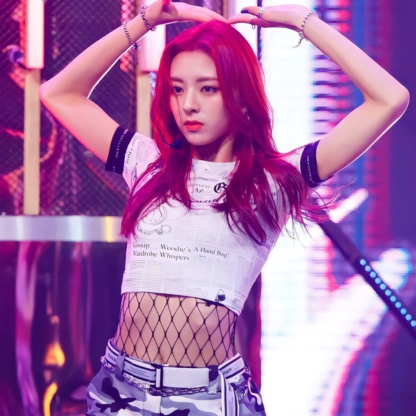 kpop女愛豆傳奇直拍TOP8！第一名的「她」靠飯拍翻身穩坐直拍女王！