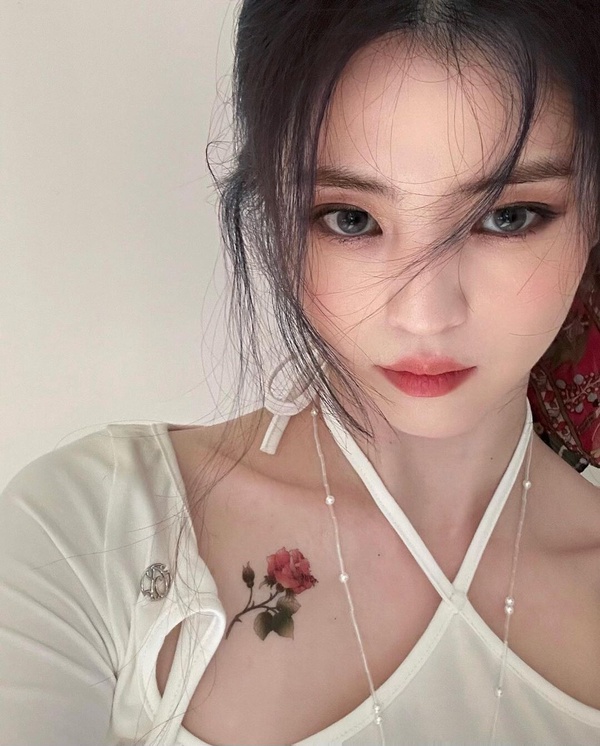 韓韶禧機場影片美到破200萬觀看!真實身材根本人間芭比,公開好比例美腿養成術