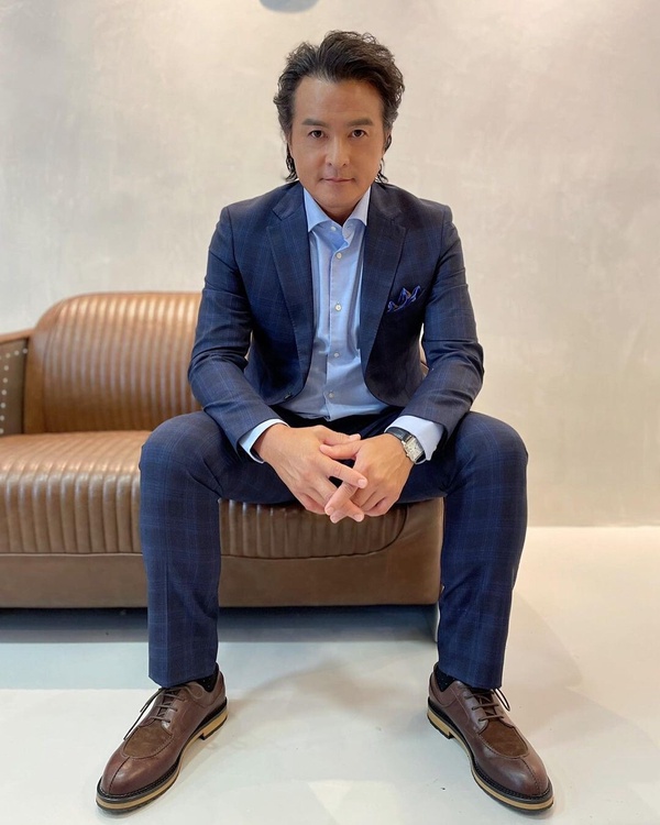 《八尺門的辯護人》李銘順的9件事!12歲就工作,三度獲金鐘,老婆是「新加坡一姐」!