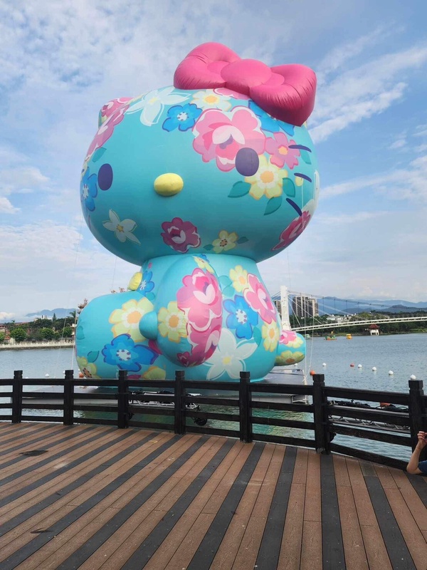 Hello Kitty粉快衝!Kitty領軍三麗鷗明星現身「桃園地景藝術節」,美樂蒂、酷洛米都有