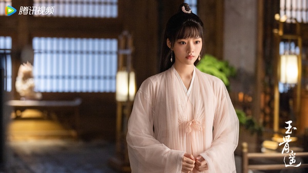 網評2023「最喜歡的古裝劇女主」TOP10!迪麗熱巴第八,白鹿第六,都輸《長相思》楊紫