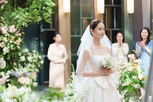 《歡迎來到王之國》潤娥歷年婚紗造型!