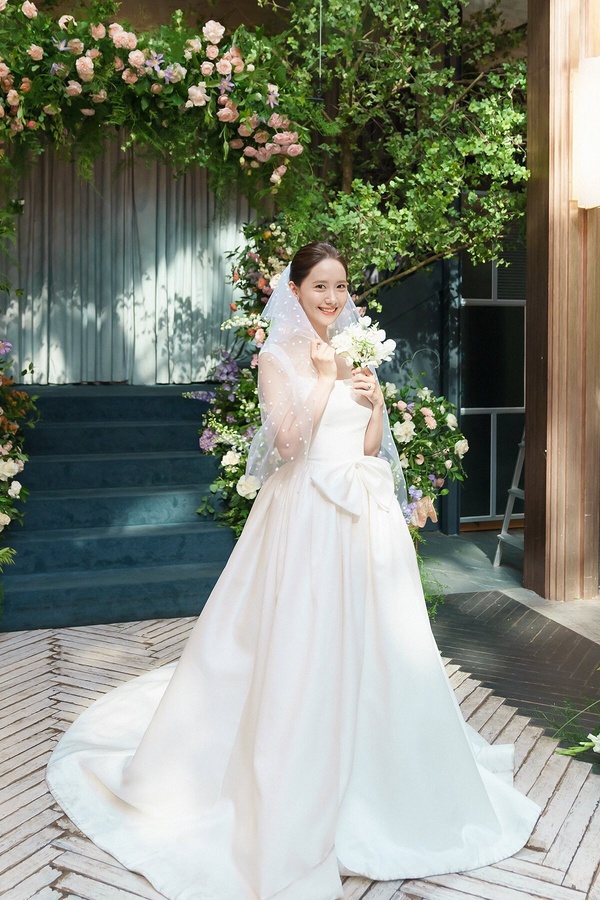 《歡迎來到王之國》潤娥歷年婚紗造型!