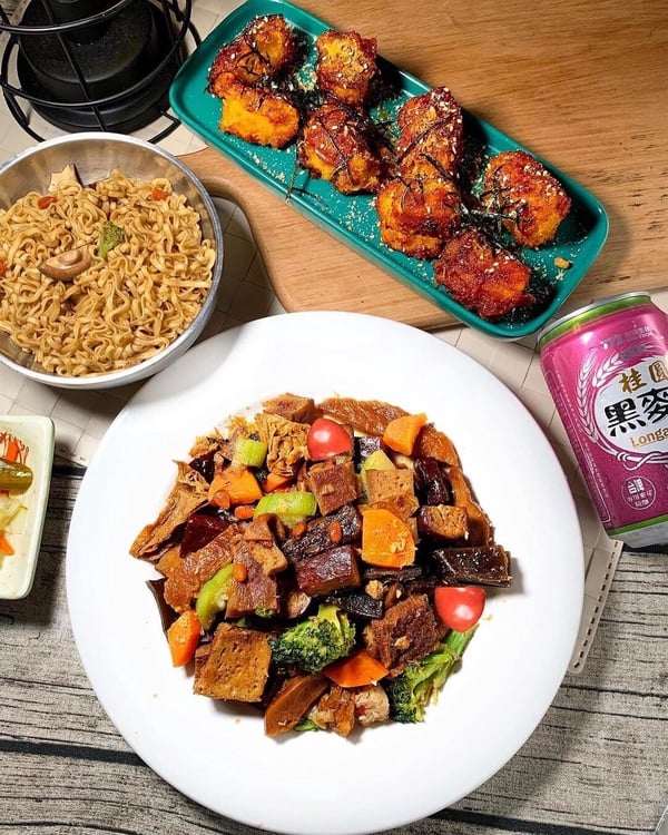 10間蔬食韓式餐廳推薦：新品牌YACHE 野菜超夯，韓楓石鍋拌飯、德魯納韓式炸雞必須吃爆