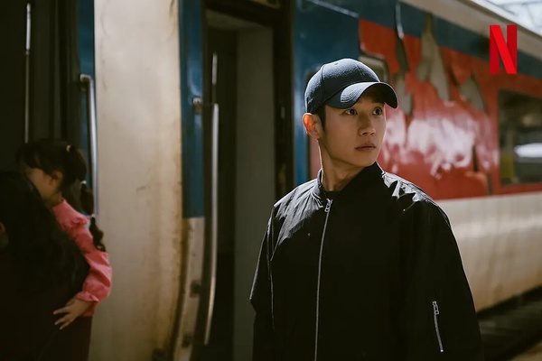八月韓劇演員熱度TOP10！《Moving異能》高允貞僅第8，安恩真第4輸金所泫，冠軍真的紅