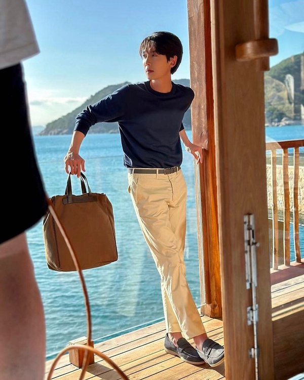 「身高比例超好」韓劇男星!《Moving異能》趙寅成是長腿歐巴始祖,他僅174比例卻極好