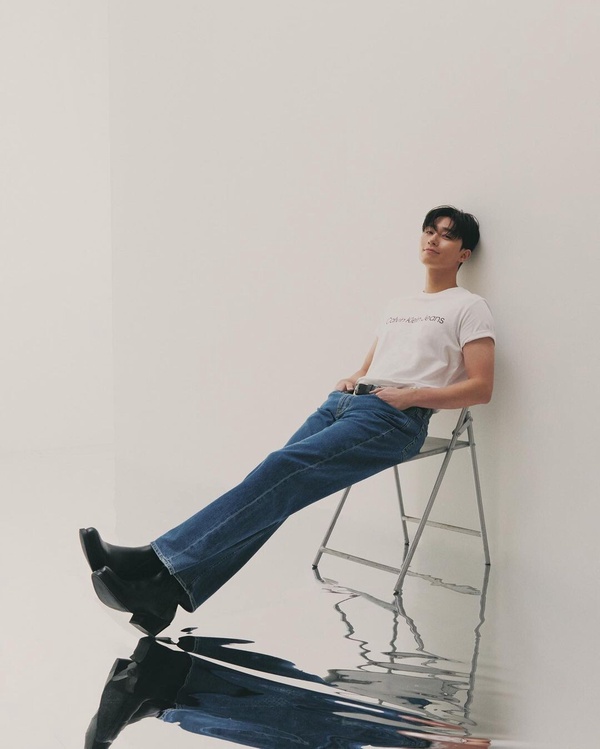 「身高比例超好」韓劇男星!《Moving異能》趙寅成是長腿歐巴始祖,他僅174比例卻極好