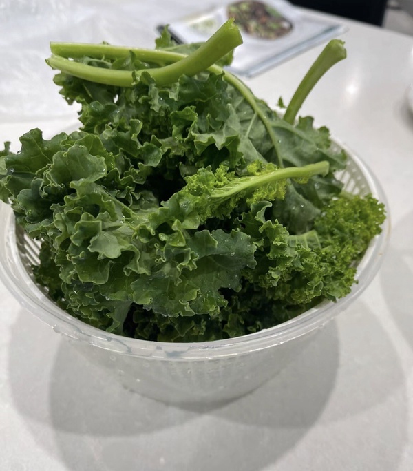 超級食物「羽衣甘藍」營養、功效一次看！瘦身好幫手，5種簡單食譜教學