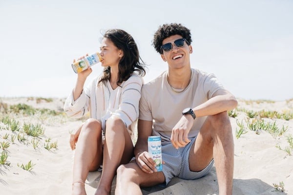 「椰子水」是健康的飲料?椰子水的10大好處&注意事項,「這些人」不能喝!