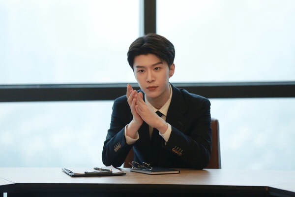 七月陸劇演員微博指數榜Top10!趙露思第6 楊洋第5,《長相思》楊紫贏熱巴,冠軍是真火