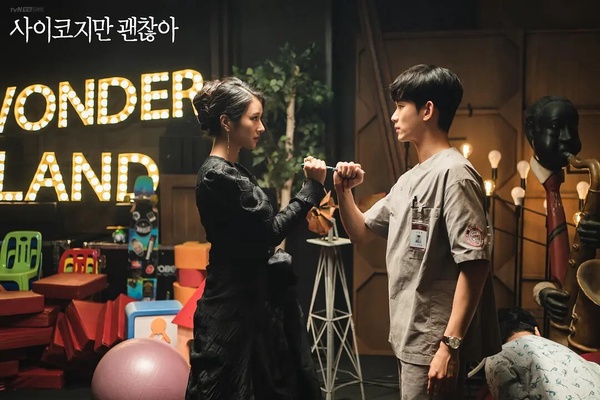 外網票選「Netflix最受歡迎韓劇」TOP10！《禹英禑》第5，《愛的迫降》第3，冠軍真的狂