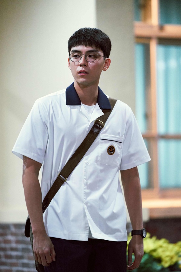 8位為戲下苦功韓劇演員!《假面女郎》安宰弘每天花2小時上禿頭妝,他到變性人酒吧實習