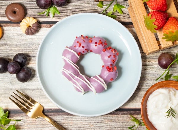 手搖變甜甜圈！Mister Donut「綠茶芙樂奇」登場推7款手搖甜甜圈，LINE FRIENDS也現身