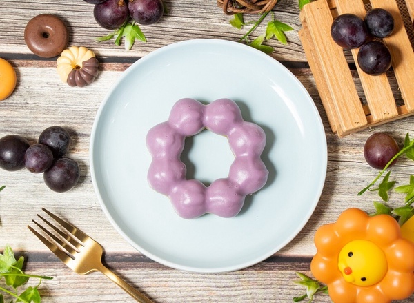 手搖變甜甜圈!Mister Donut「綠茶芙樂奇」登場推7款手搖甜甜圈,LINE FRIENDS也現身