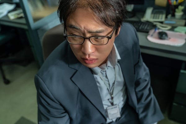 《假面女郎》劇情「幕後秘密」!安宰弘禿頭凸肚都是假的,面具竟是以「她」為藍本打造