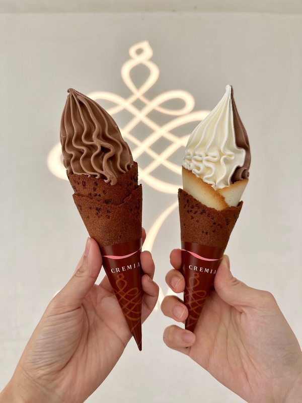 CREMIA必吃霜淇淋新品!CREMIA推七夕限定「雙杯滿足CREMIA」,原味、巧克力餅乾一次吃