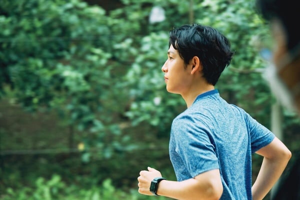 「超慢跑」是什麼?醫生大推懶人減重法「超慢跑」,有助降三高,新手這樣跑最不傷膝!