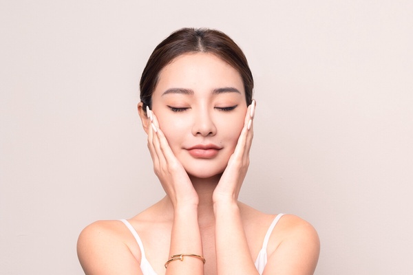 2023乳霜推薦!13款「專櫃/開架乳霜」新品懶人包,平價入門到頂級奢華通通有!