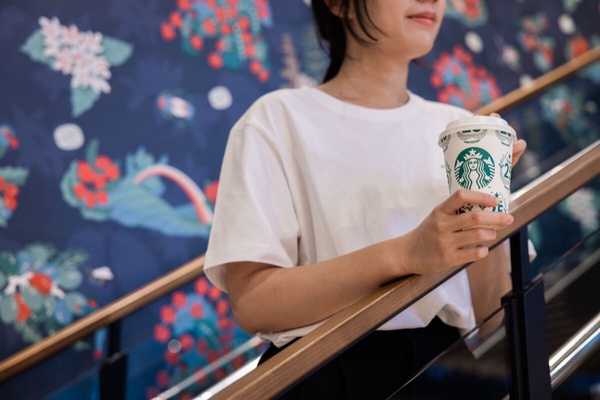 買一送一!星巴克「葡萄意象」門市在彰化,推玻璃杯、杯袋,再享買一送一、第二杯半價