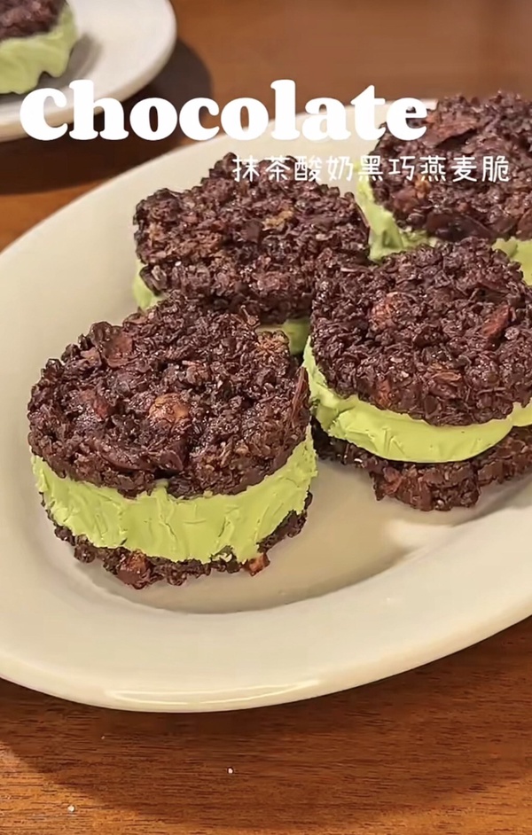 燕麥料理食譜推薦:抹茶優格黑巧燕麥脆