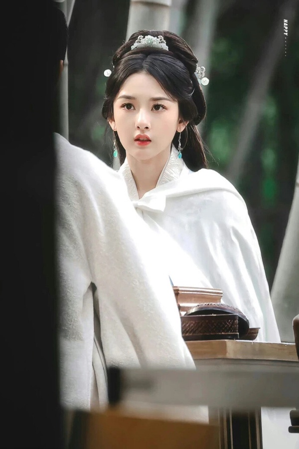 2023古裝劇9位「古裝獲高度好評」95花!《雲之羽》虞書欣被豔壓?周也真美翻,她最可惜