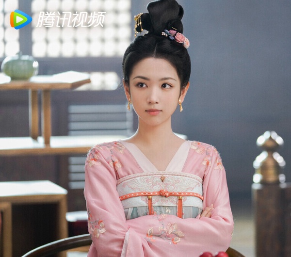 2023古裝劇9位「古裝獲高度好評」95花!《雲之羽》虞書欣被豔壓?周也真美翻,她最可惜