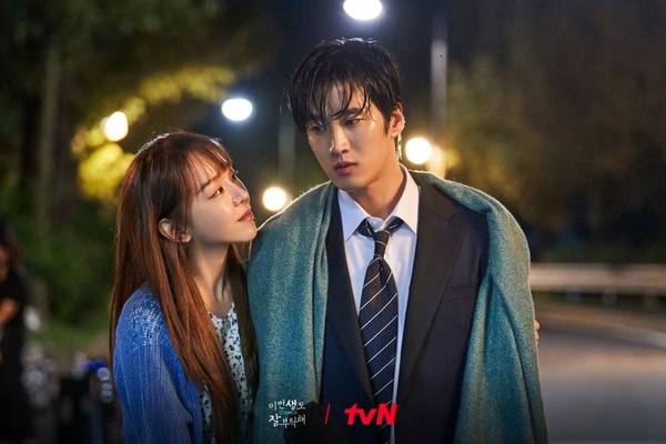 在Netflix意外很紅的韓劇 《驅魔2》《戀愛不可抗力》
