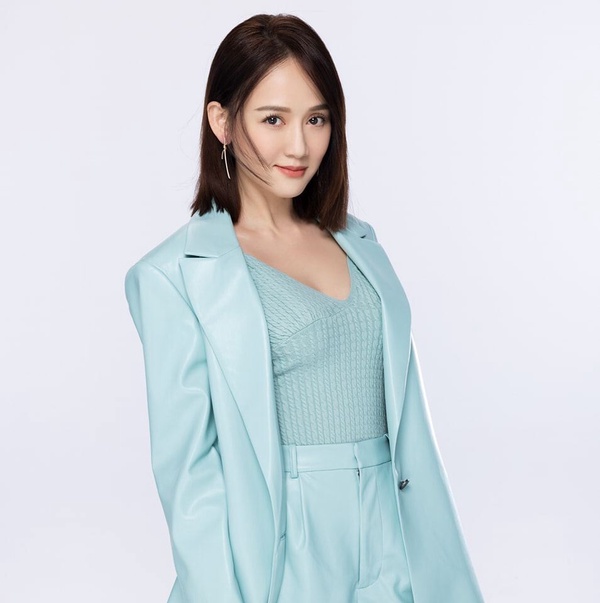 台灣女團成員現況!S.H.E成軍22年驚喜合體,劉品言接金鐘主持棒,李毓芬引發爭議?