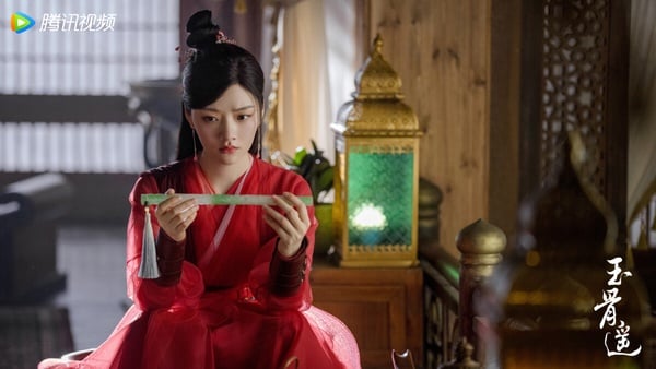 業內人士評陸劇95花咖位TOP9!趙露思虞書欣最前排,宋祖兒本在中上游,王楚然元氣大傷