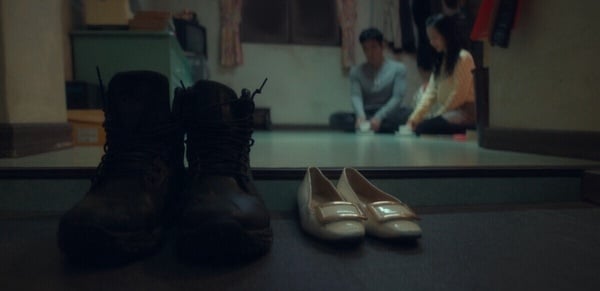 《Moving異能》8個劇情隱喻！「蝴蝶」代表自由，軍靴象徵洙源命運，這幕暗示美賢心情