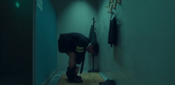 《Moving異能》8個劇情隱喻！「蝴蝶」代表自由，軍靴象徵洙源命運，這幕暗示美賢心情
