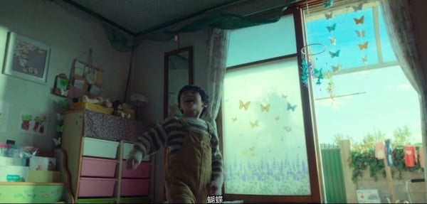 《Moving異能》8個劇情隱喻！「蝴蝶」代表自由，軍靴象徵洙源命運，這幕暗示美賢心情