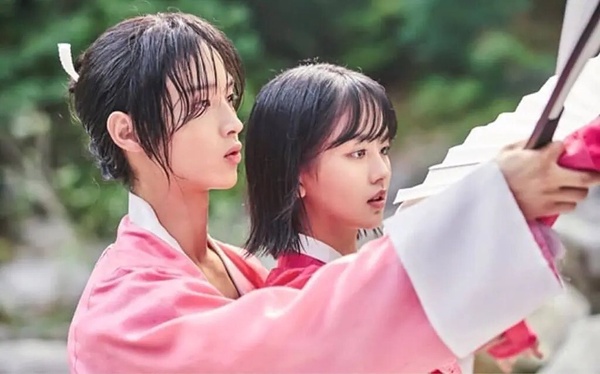日票選「最好看Netflix愛情韓劇」TOP10!《太陽的後裔》第4輸《金秘書》,冠軍真的甜